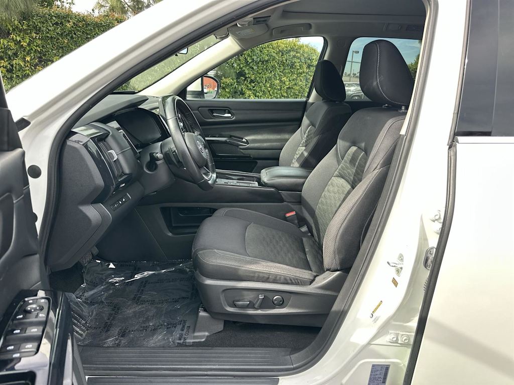 Thumbnail: 2022 Nissan Pathfinder - 11