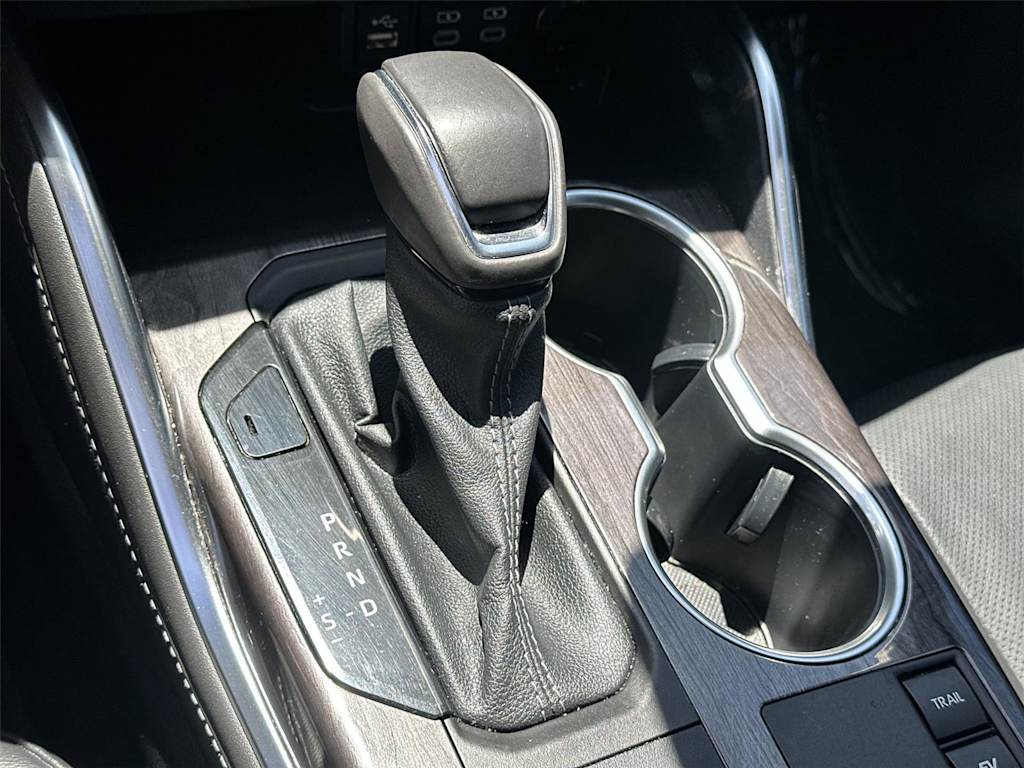 Thumbnail: 2023 Toyota Highlander - 17