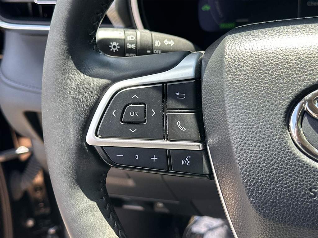 Thumbnail: 2023 Toyota Highlander - 27