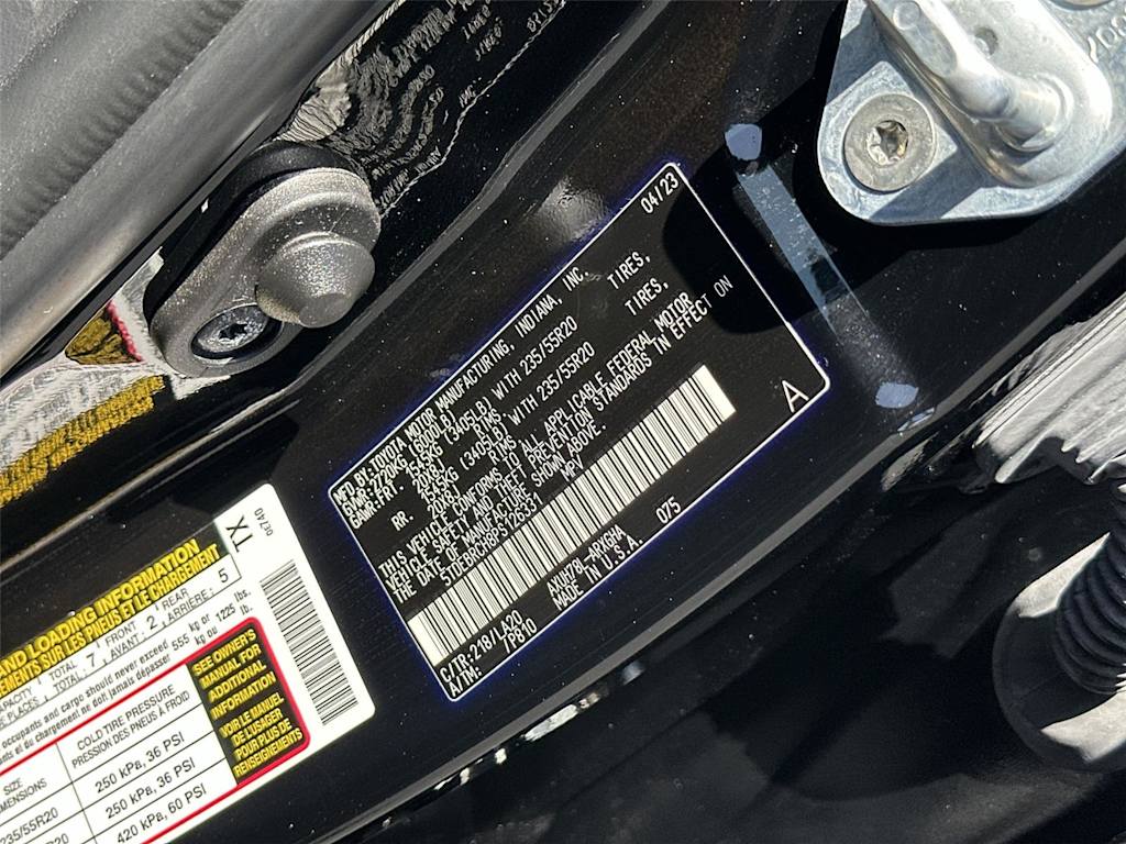 Thumbnail: 2023 Toyota Highlander - 22