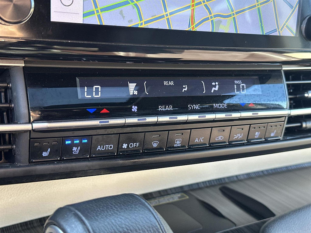 Thumbnail: 2023 Toyota Sienna - 28