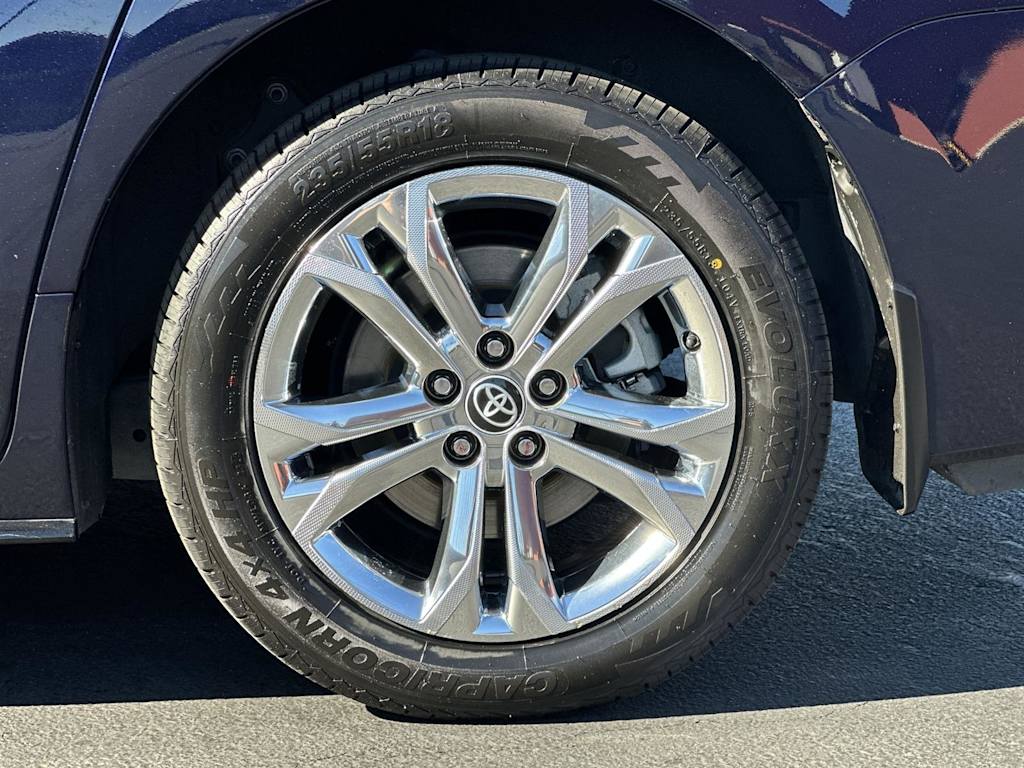 Thumbnail: 2023 Toyota Sienna - 8