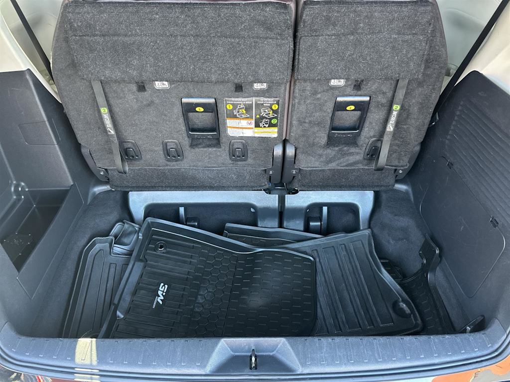 Thumbnail: 2023 Toyota Sienna - 21