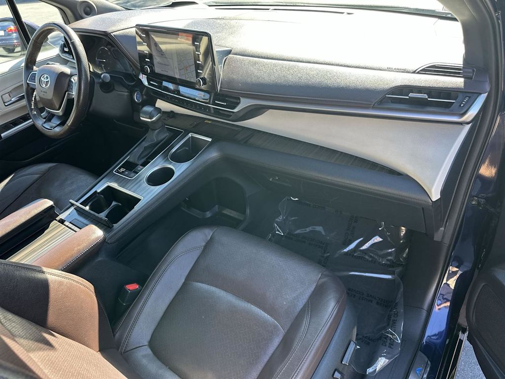 Thumbnail: 2023 Toyota Sienna - 13