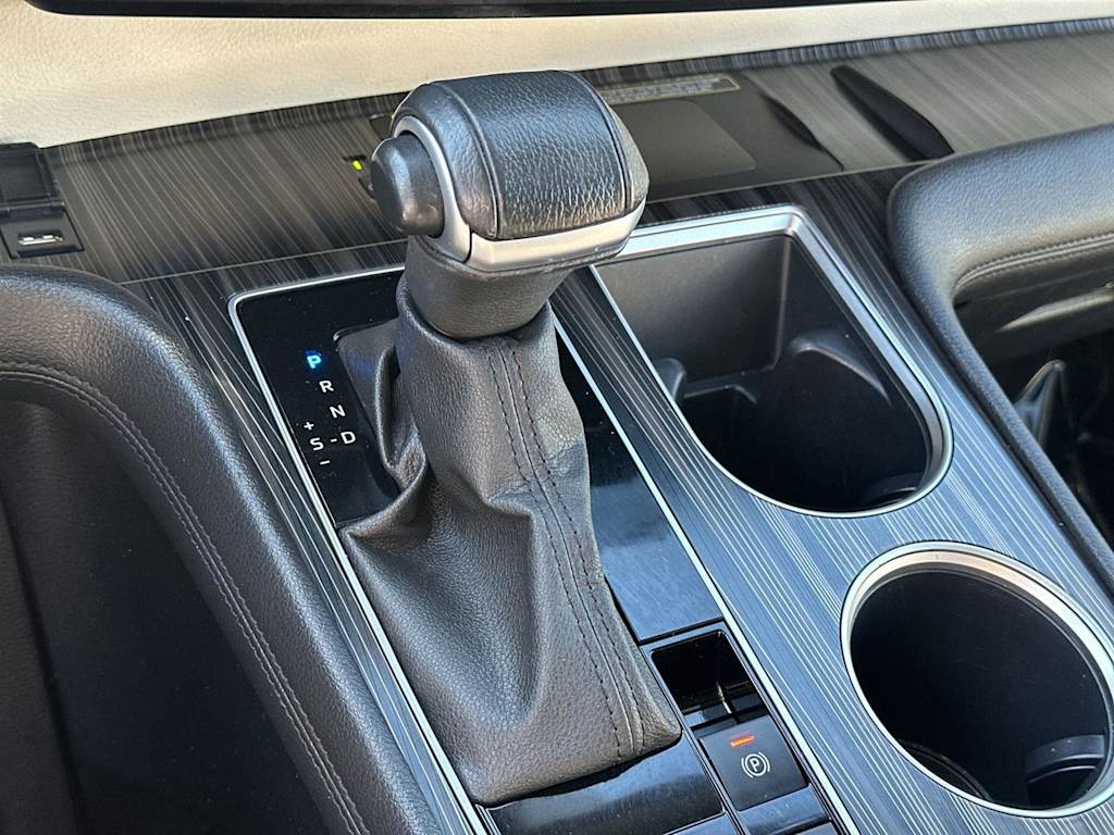 Thumbnail: 2023 Toyota Sienna - 16