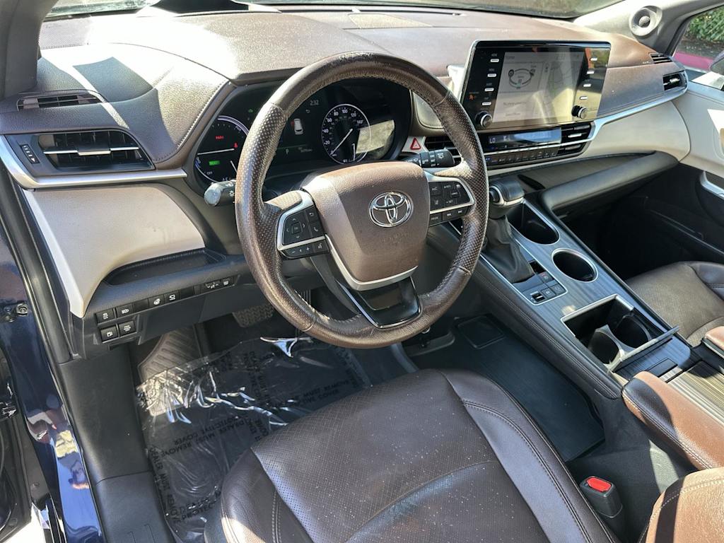 Thumbnail: 2023 Toyota Sienna - 2