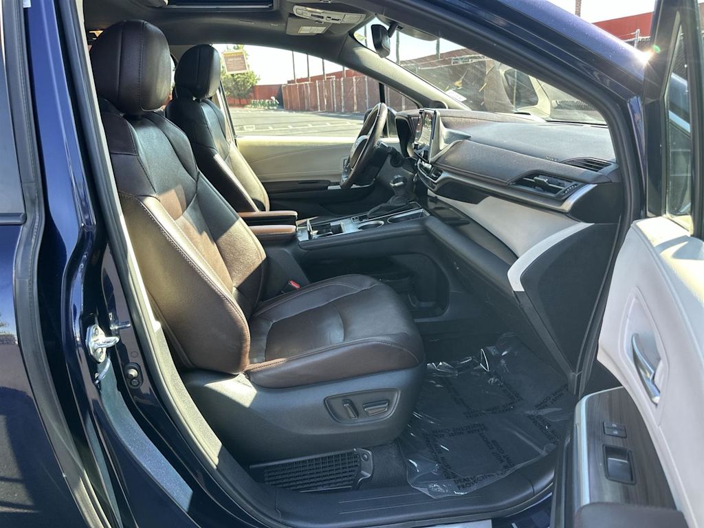 Thumbnail: 2023 Toyota Sienna - 11