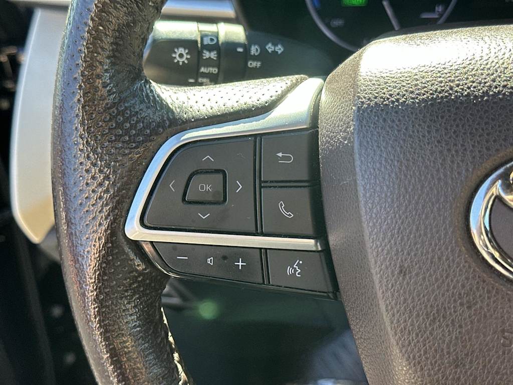 Thumbnail: 2023 Toyota Sienna - 23