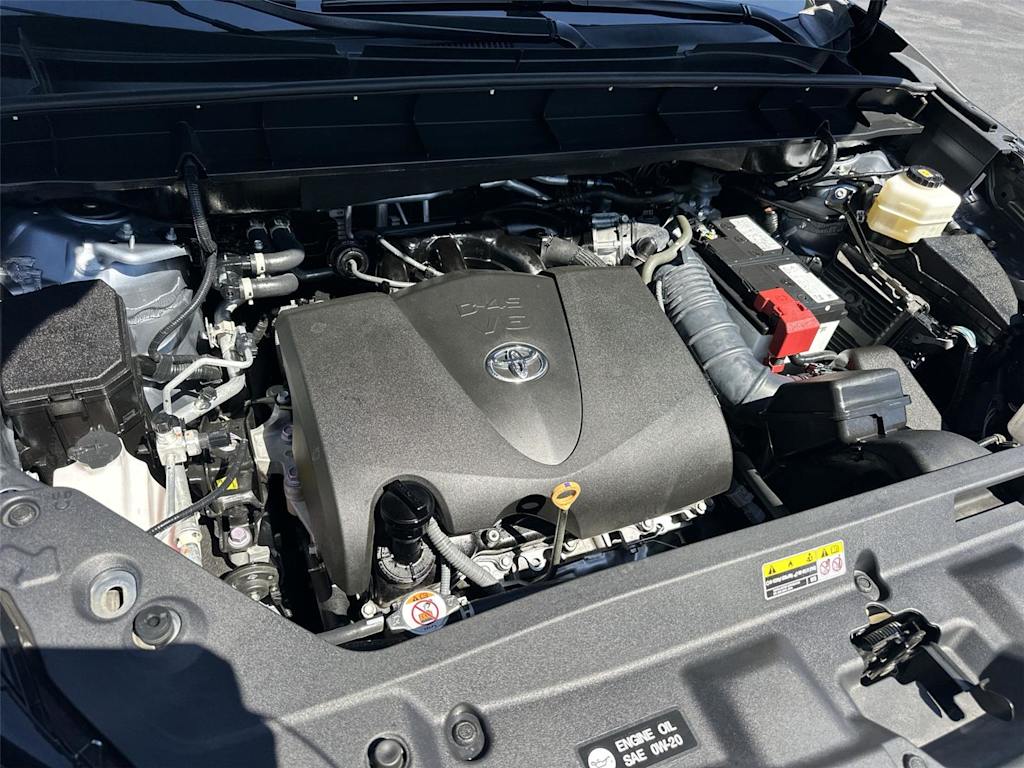 Thumbnail: 2022 Toyota Highlander - 9