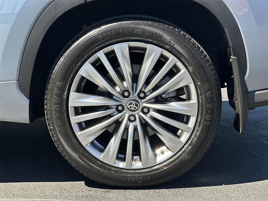 Thumbnail: 2022 Toyota Highlander - 8