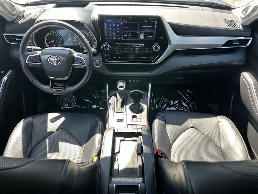 Thumbnail: 2022 Toyota Highlander - 10