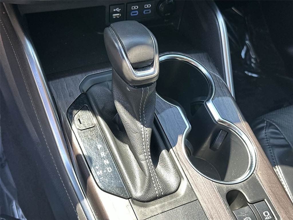 Thumbnail: 2022 Toyota Highlander - 17