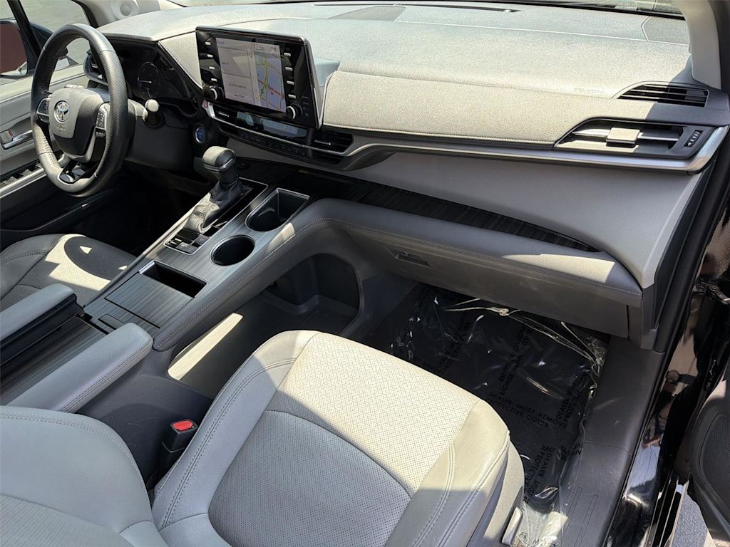 Thumbnail: 2021 Toyota Sienna - 13
