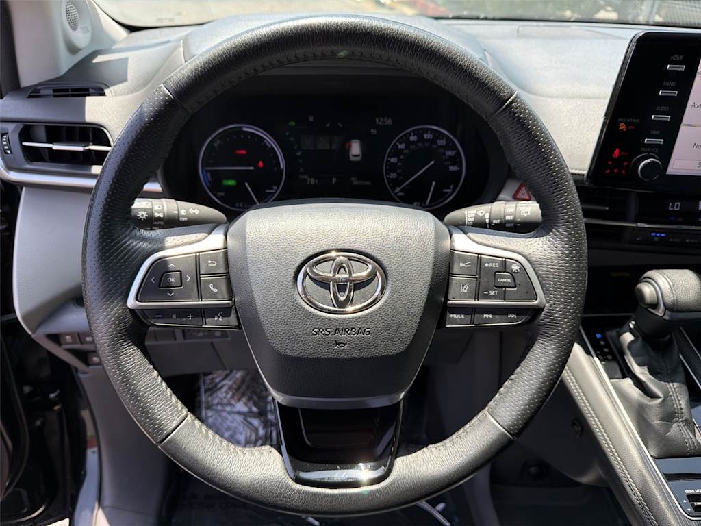 Thumbnail: 2021 Toyota Sienna - 14