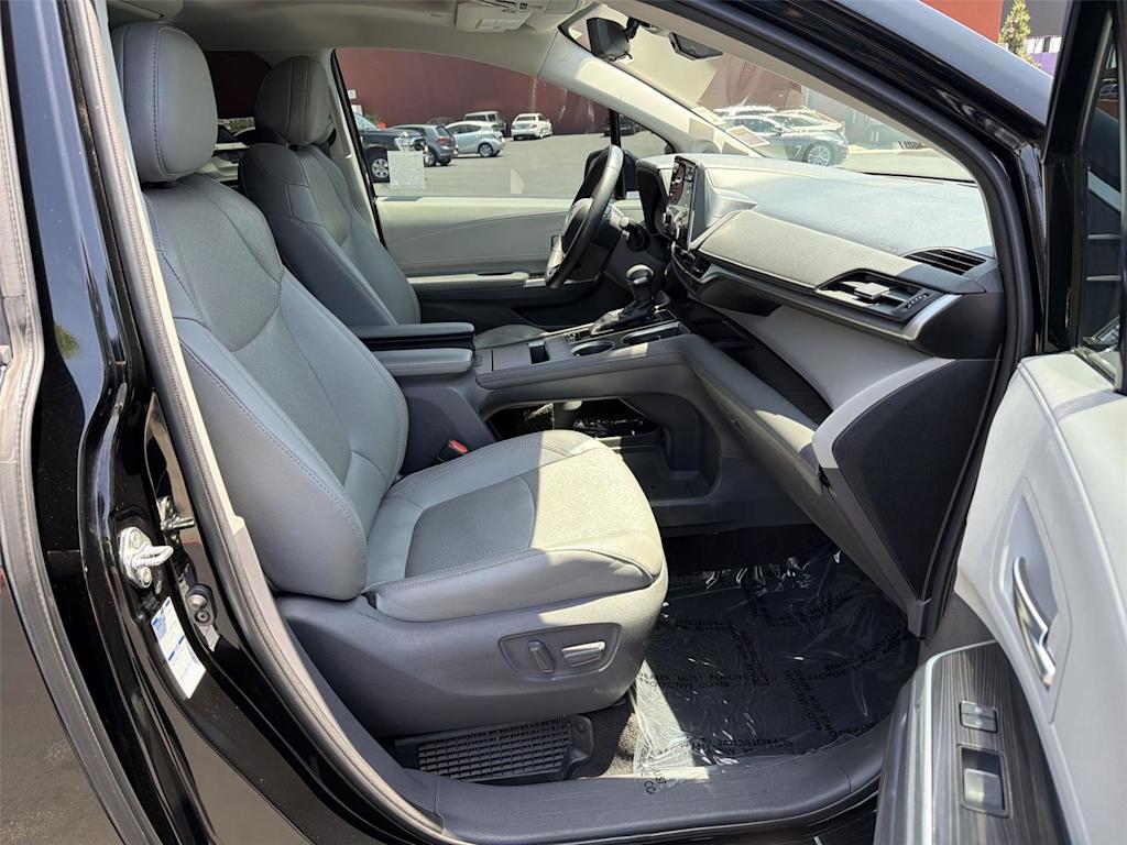 Thumbnail: 2021 Toyota Sienna - 11
