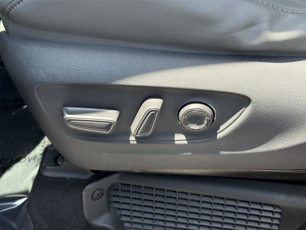 Thumbnail: 2021 Toyota Sienna - 23
