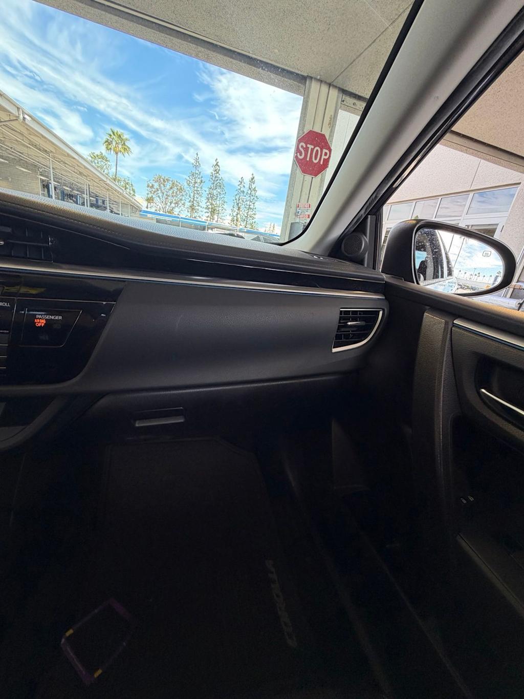 Thumbnail: 2015 Toyota Corolla - 21