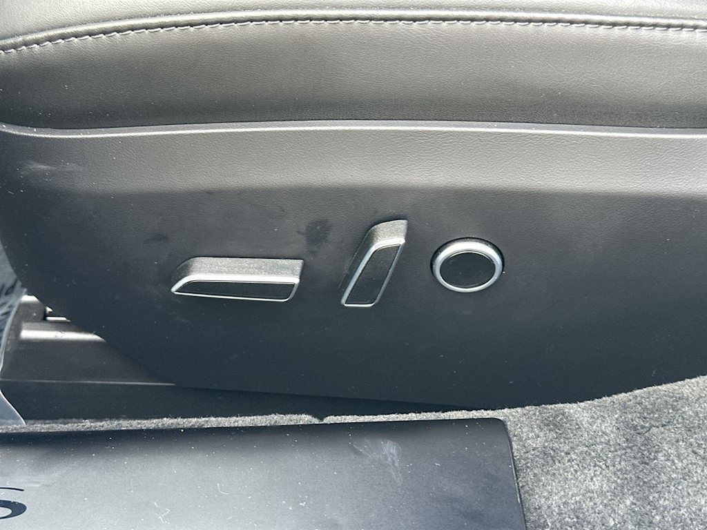 Thumbnail: 2023 Tesla Model S - 23