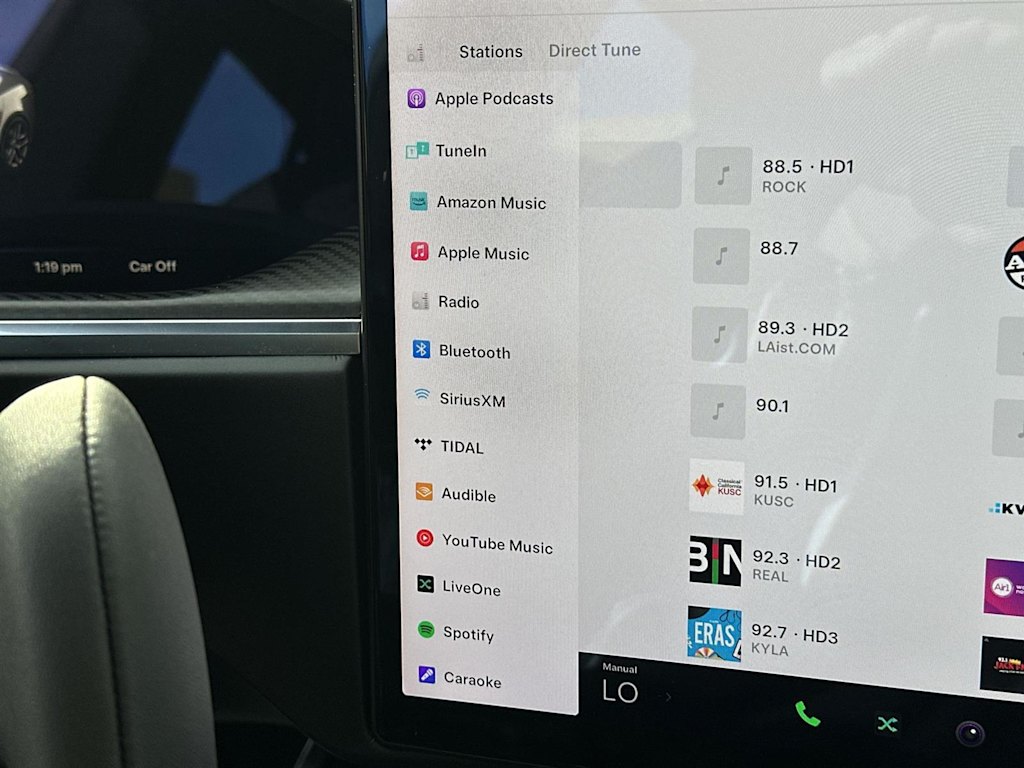 Thumbnail: 2023 Tesla Model S - 18