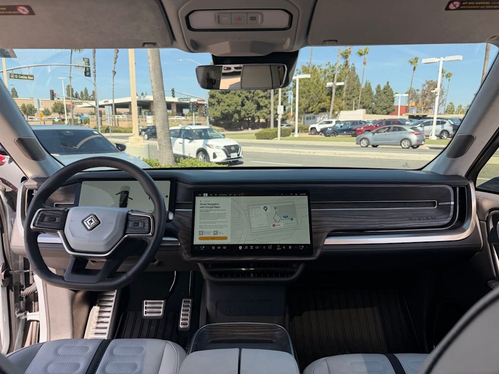 Thumbnail: 2023 Rivian R1S - 8
