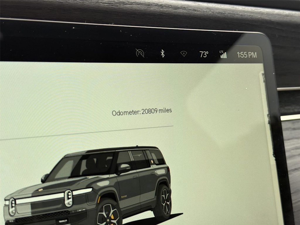 Thumbnail: 2023 Rivian R1S - 22
