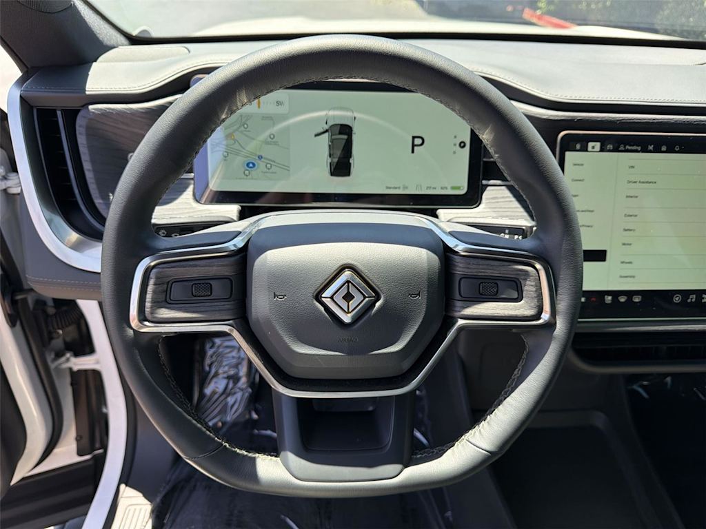 Thumbnail: 2025 Rivian R1S - 15
