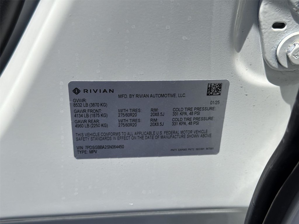 Thumbnail: 2025 Rivian R1S - 19