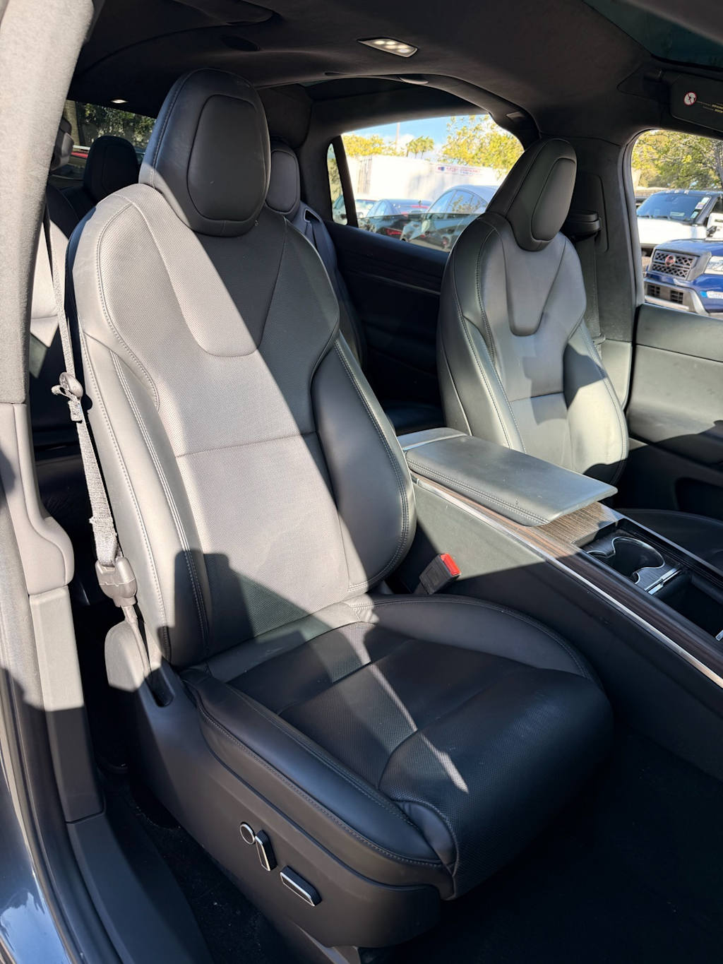 Thumbnail: 2022 Tesla Model X - 9