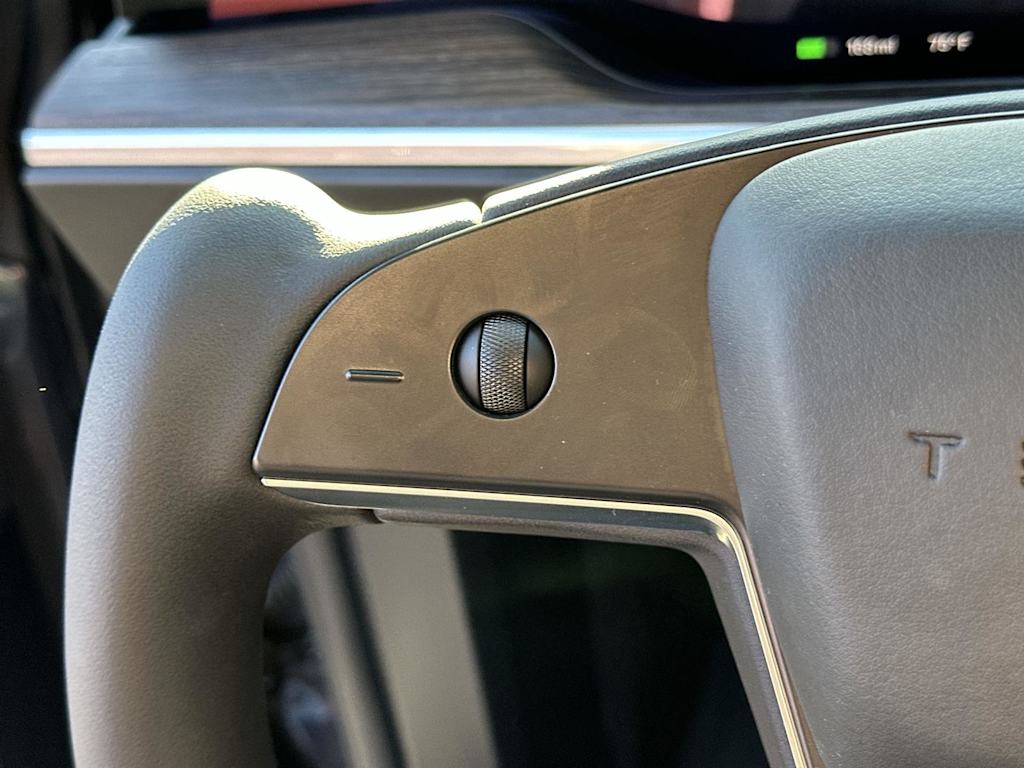 Thumbnail: 2022 Tesla Model X - 24