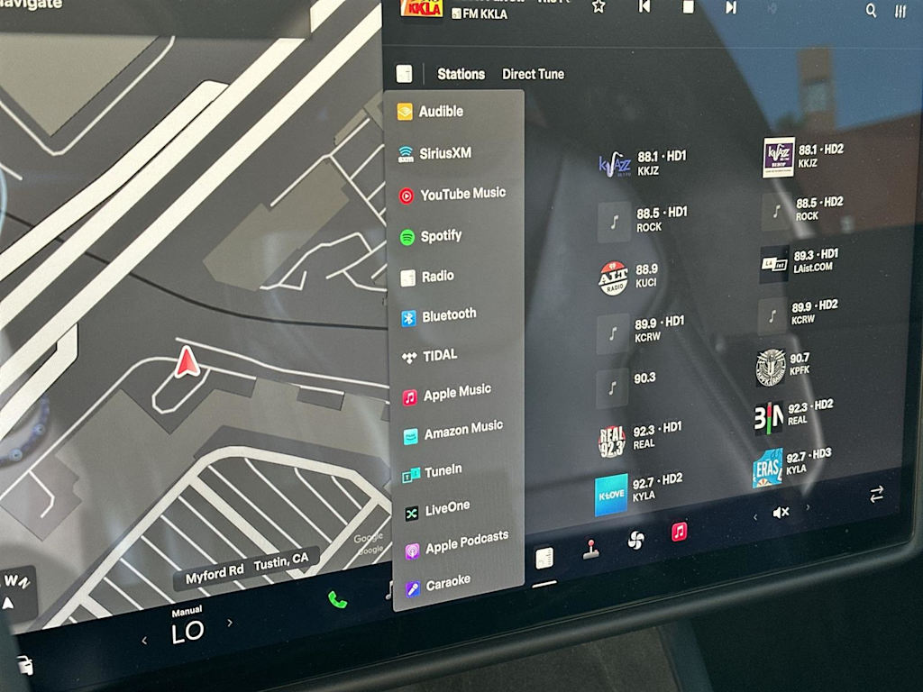 Thumbnail: 2022 Tesla Model X - 15