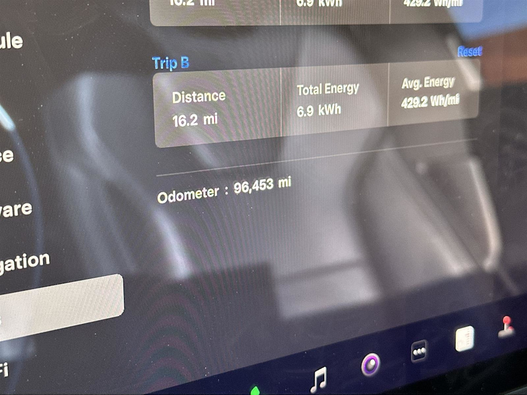 Thumbnail: 2022 Tesla Model X - 20