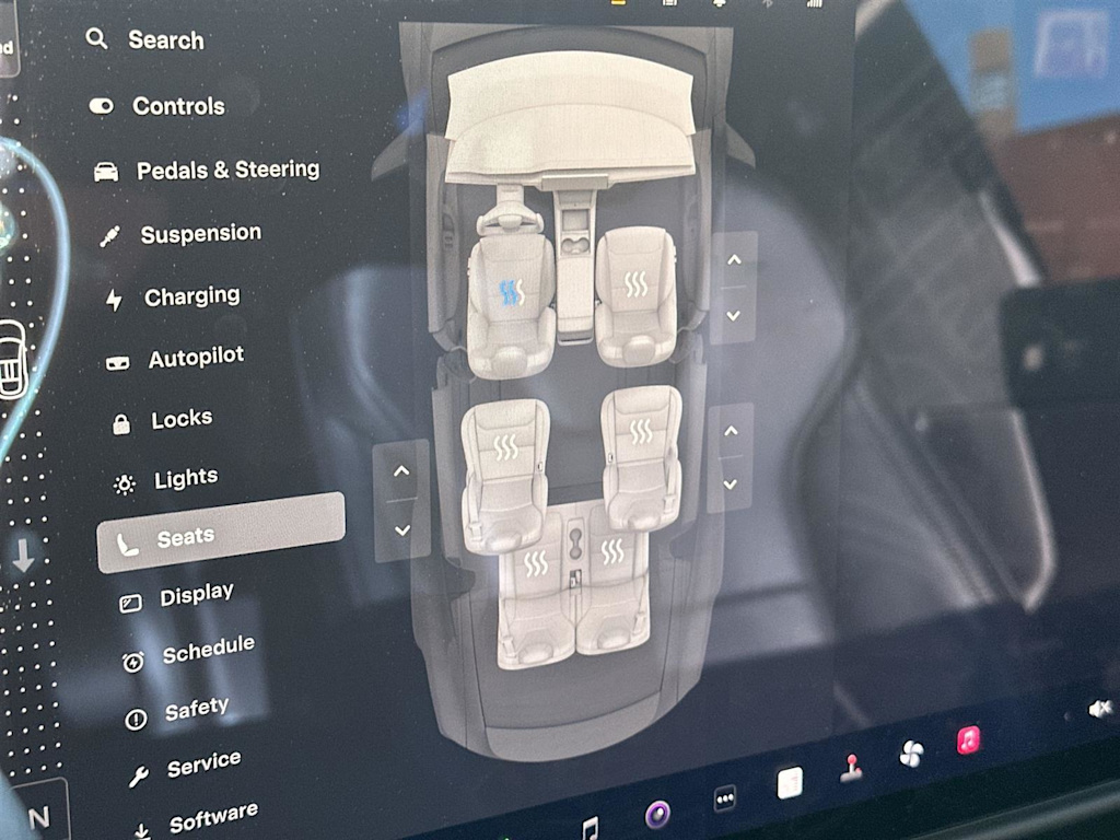 Thumbnail: 2022 Tesla Model X - 29