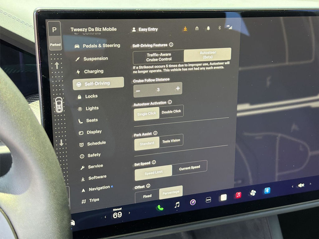 Thumbnail: 2022 Tesla Model X - 32
