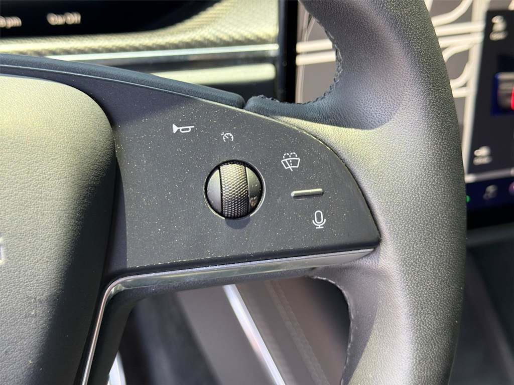 Thumbnail: 2022 Tesla Model X - 28