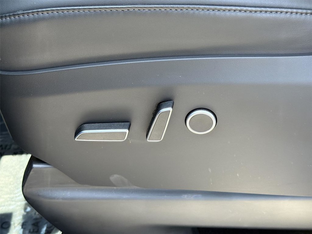 Thumbnail: 2022 Tesla Model X - 24