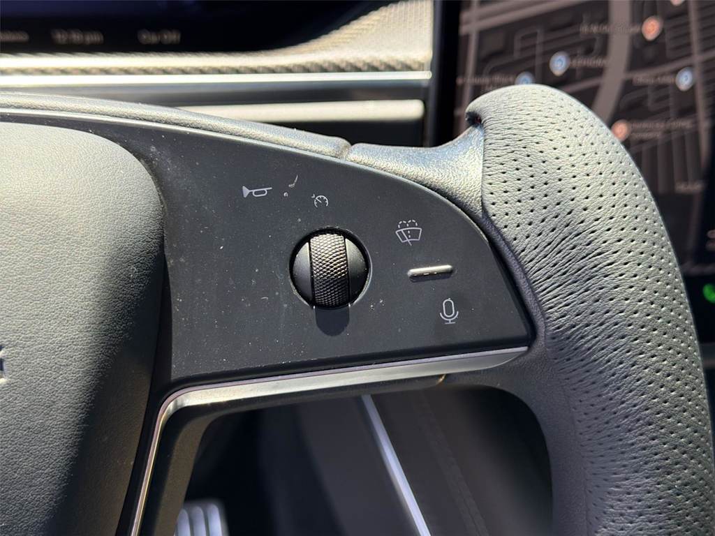 Thumbnail: 2022 Tesla Model X - 28