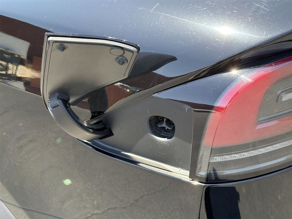 Thumbnail: 2022 Tesla Model X - 19
