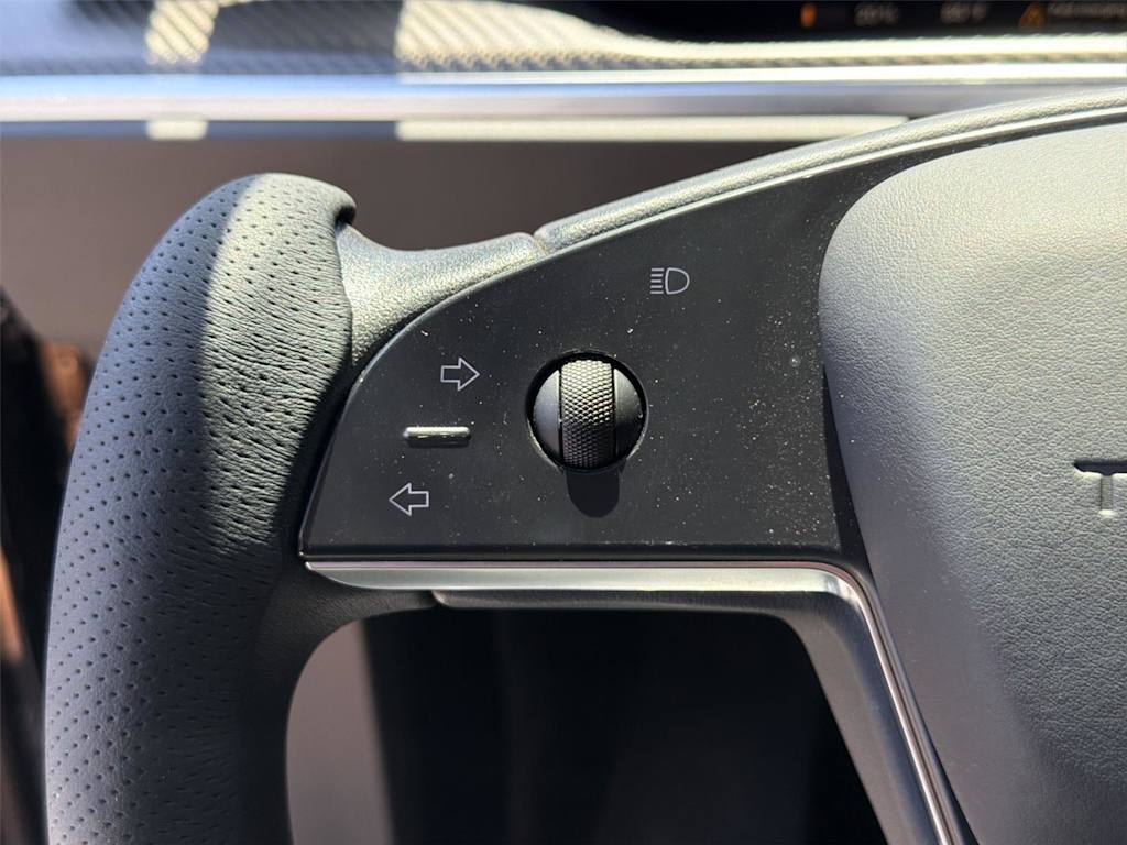 Thumbnail: 2022 Tesla Model X - 27