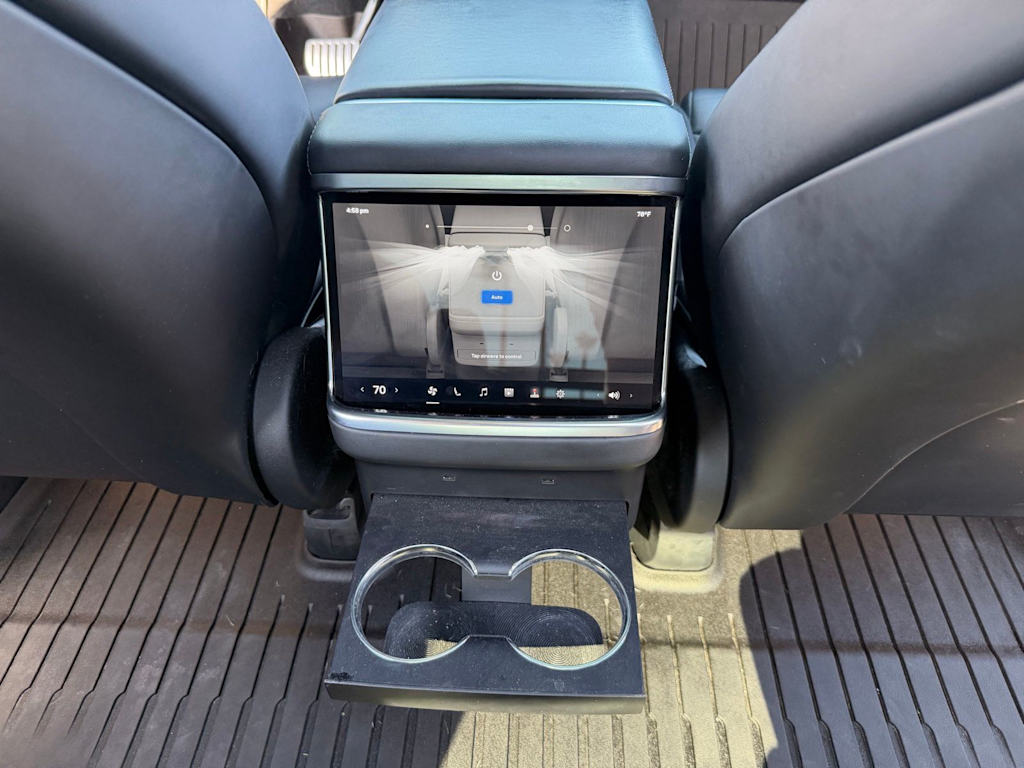 Thumbnail: 2023 Tesla Model X - 20