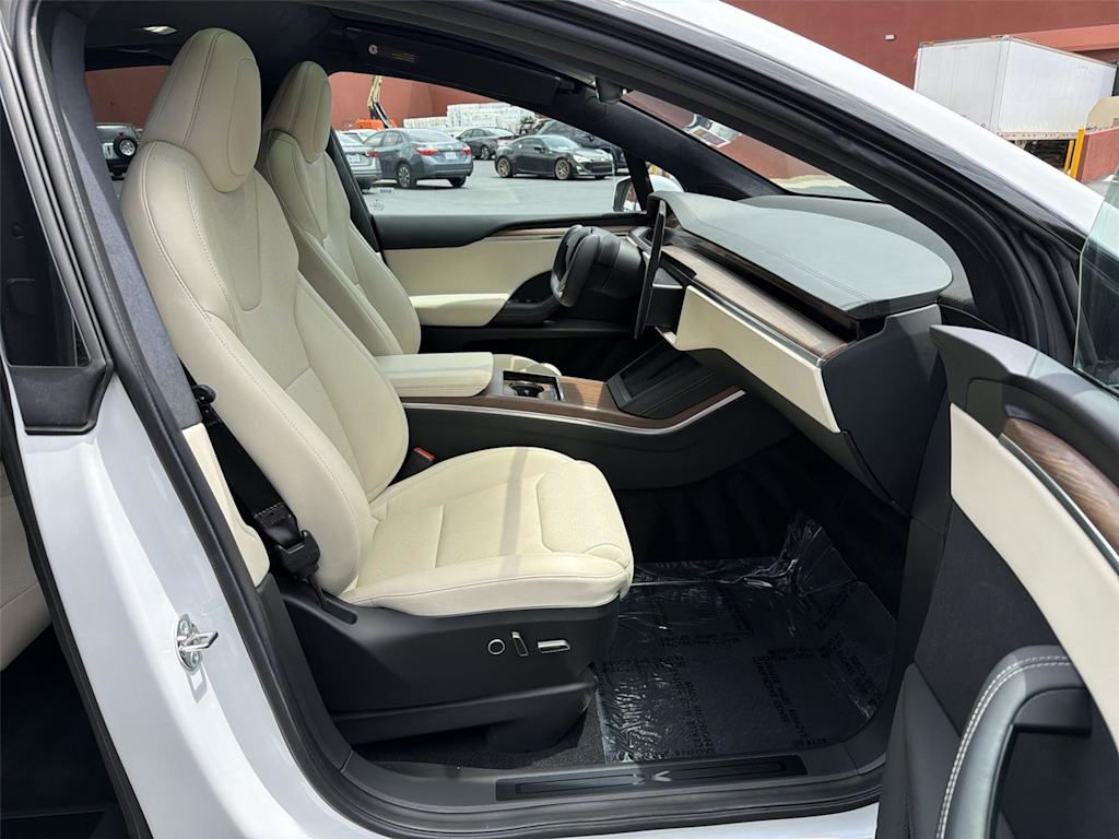 Thumbnail: 2022 Tesla Model X - 11