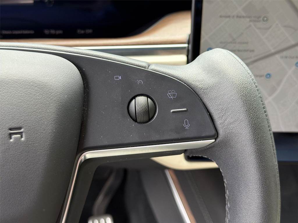 Thumbnail: 2022 Tesla Model X - 27