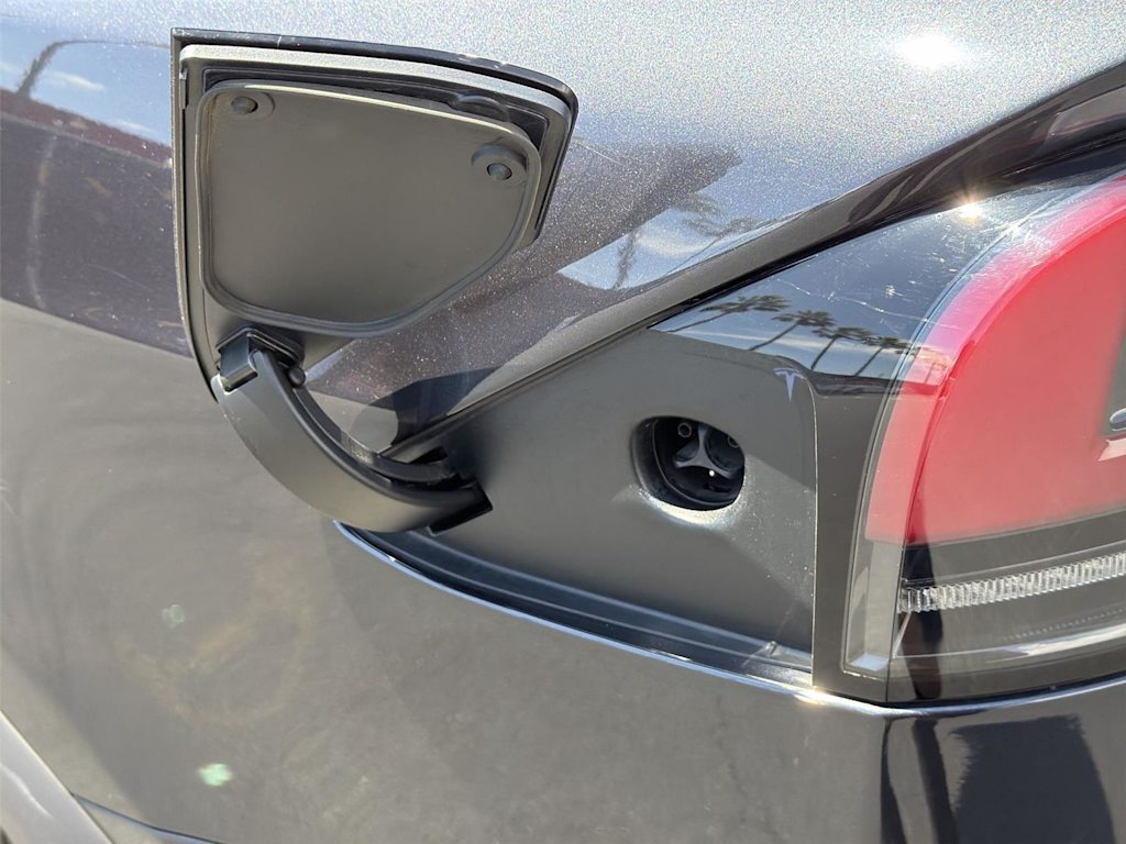 Thumbnail: 2024 Tesla Model X - 21