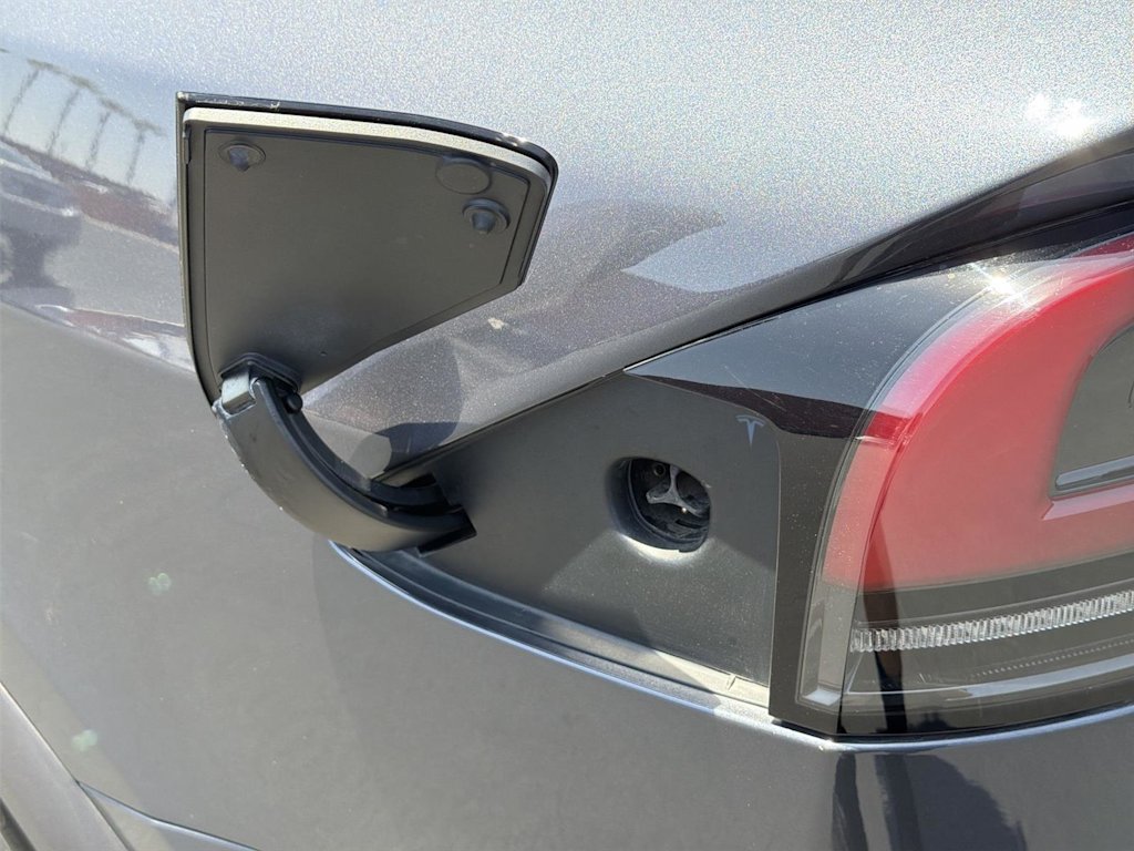 Thumbnail: 2022 Tesla Model X - 19