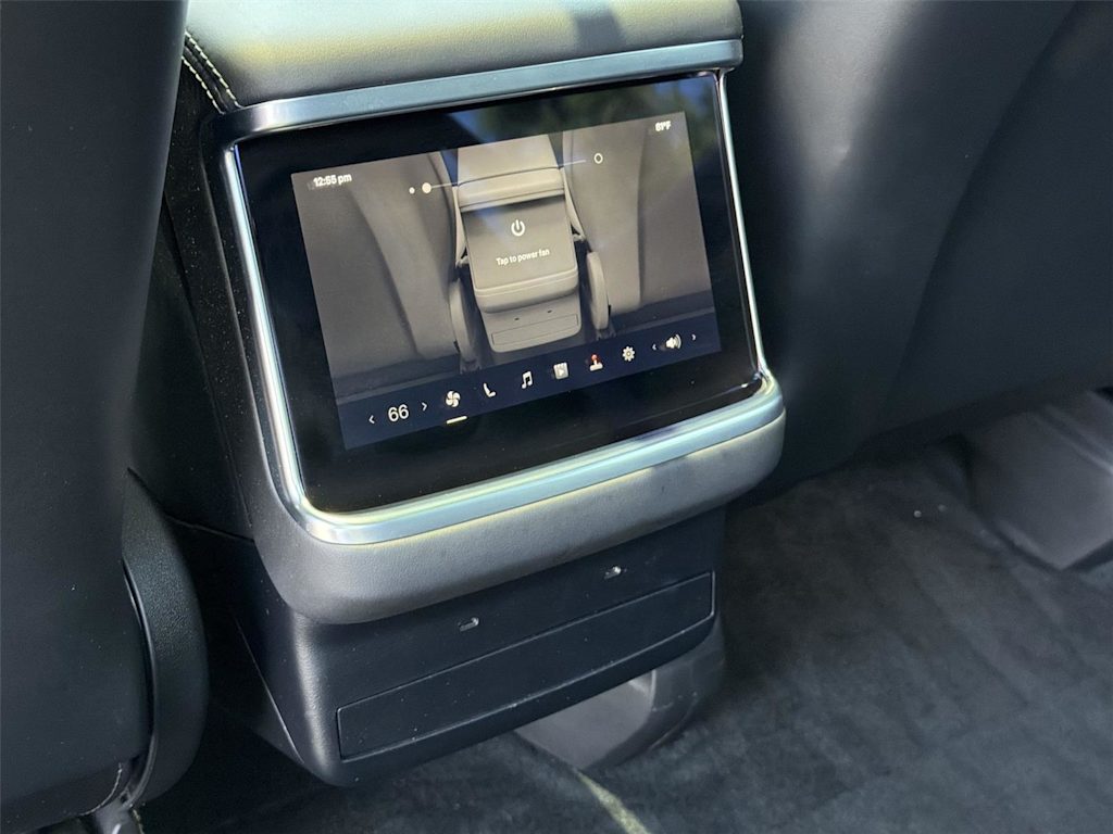 Thumbnail: 2022 Tesla Model X - 34