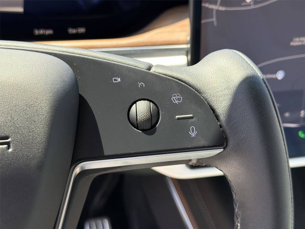 Thumbnail: 2023 Tesla Model X - 29
