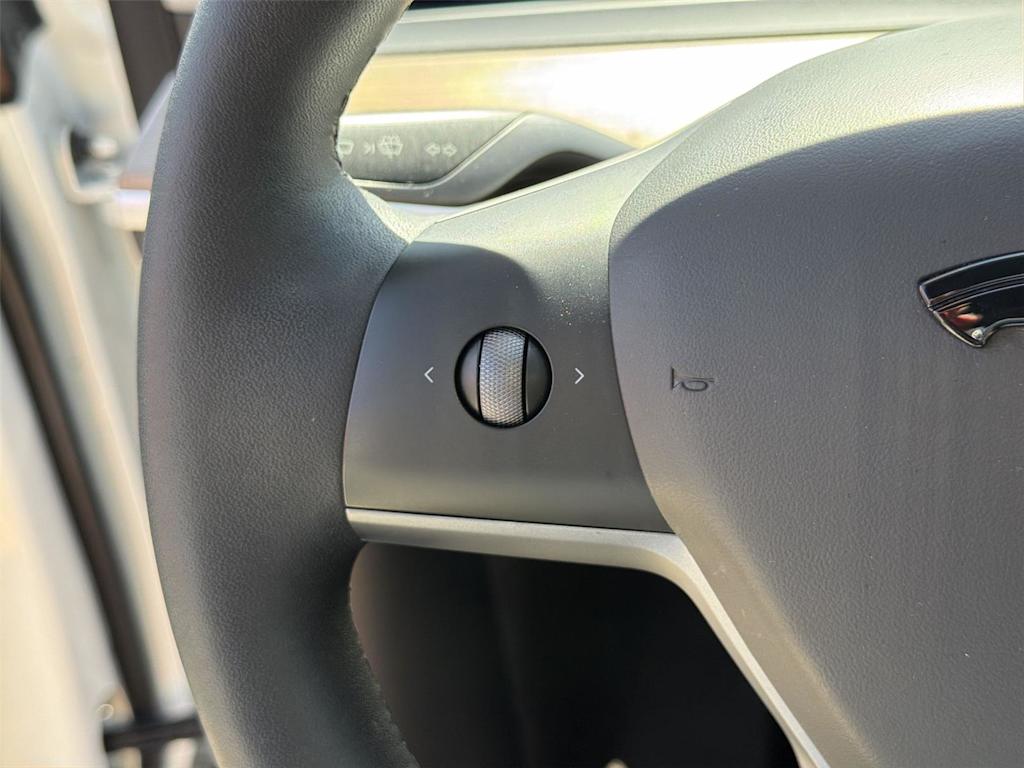 Thumbnail: 2023 Tesla Model Y - 25