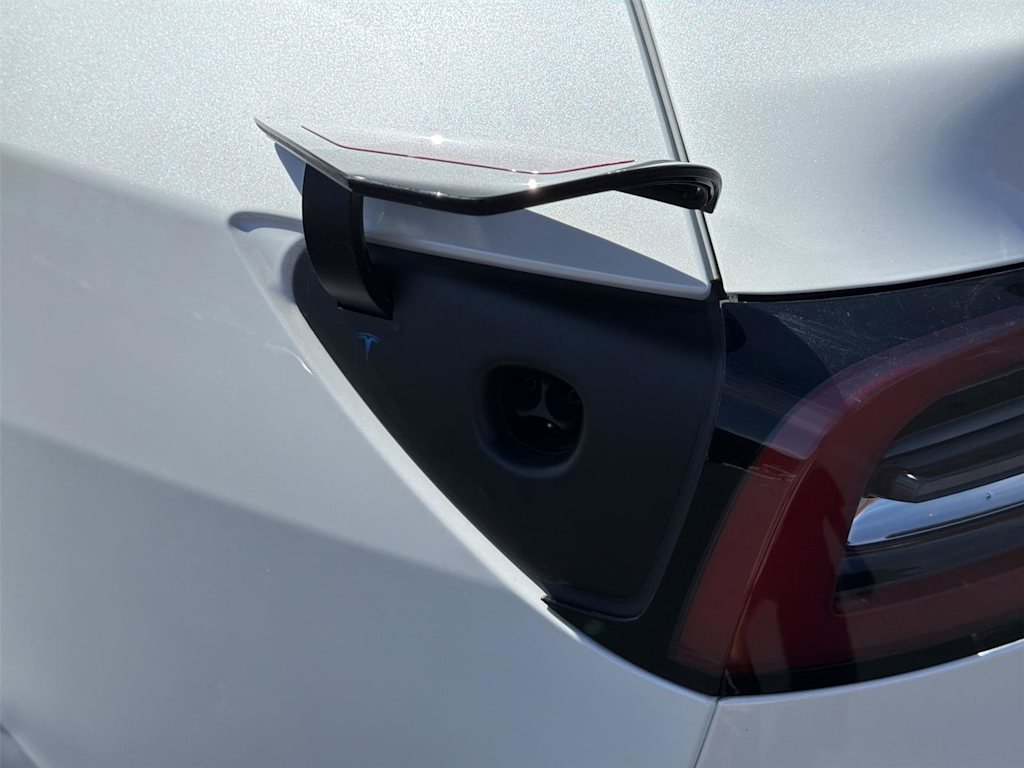 Thumbnail: 2023 Tesla Model Y - 19