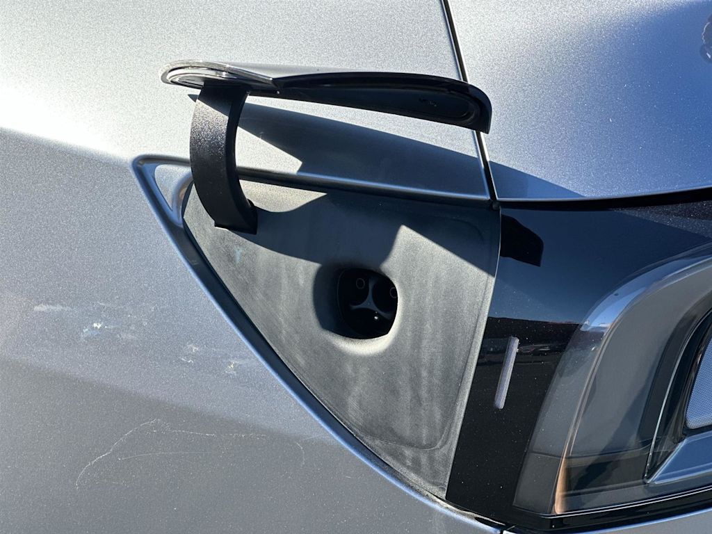 Thumbnail: 2026 Tesla Model Y - 17