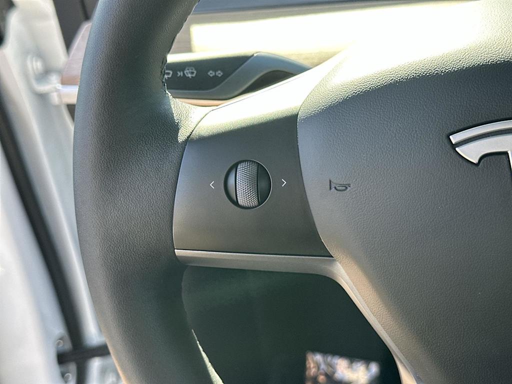 Thumbnail: 2024 Tesla Model Y - 25