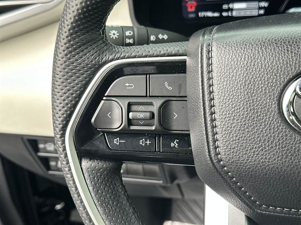 Thumbnail: 2025 Toyota Sequoia - 25